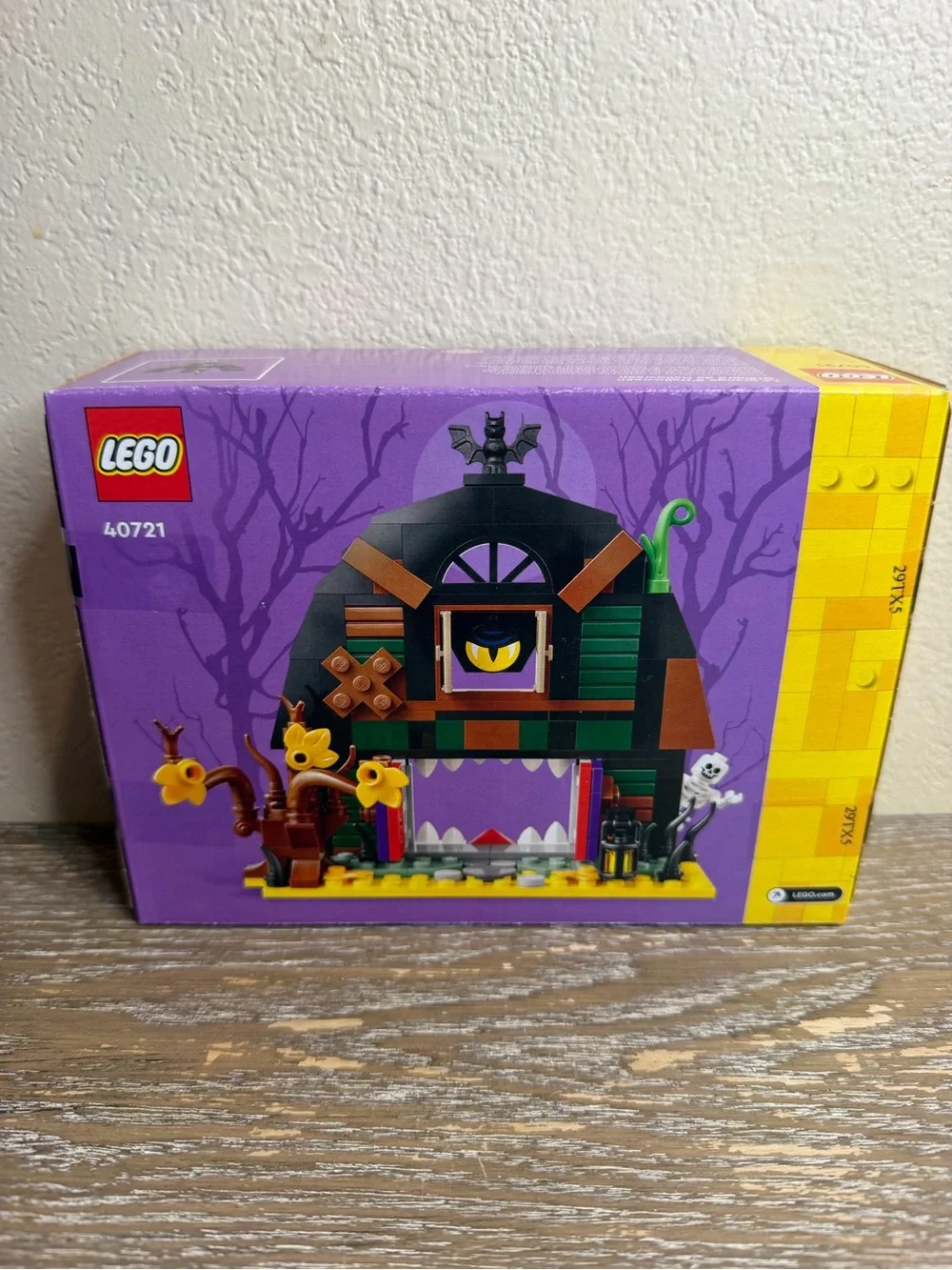 New LEGO 40721 Halloween Barn Set